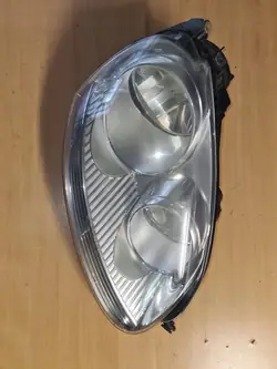 Oikea ajovalo Volkswagen Golf VI 2009