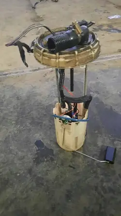 Polttoainepumppu Fiat Ducato III 1347802080