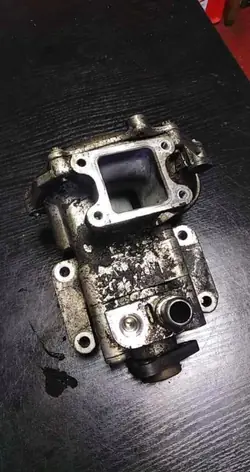 Réservoir de pompe direction OEM 7614955 d'occasion
