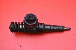 Ruiskutuspumppu OEM 038130073AJ VW Passat B5 1.9 TDI:lle