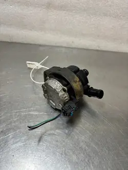 Vattenpump Renault Kangoo II III 210102841R