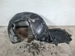 Etumma oikea lokasuoja BMW 3 E46 8224996