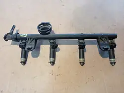 Brandstofrail Injectoren Renault 2014A04333 7700274294