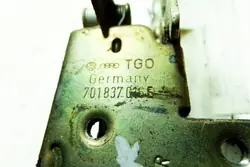 Höger framdörrslås VW TRANSPORTER IV 701837016E