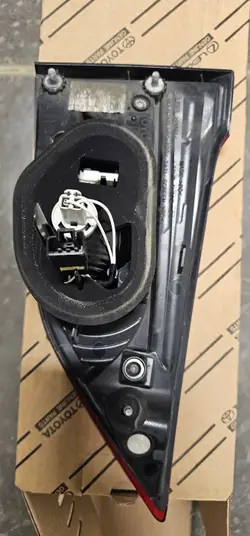 OEM 8158005160 Höger bakljus inner TOYOTA Avensis