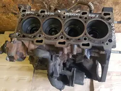 OEM mercedes413 Moottorilohko Ala Männät Kampiakseli