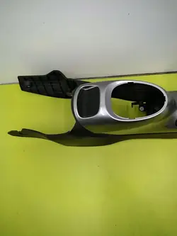 Keskikonsoli käsinoja OEM 969311KN0A Nissan Juke