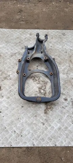 Suporte de fixação dianteiro MAN TGS E-6 OEM 666667782111