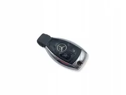 Llave Mercedes OEM UHP2267 - 3 Botones Plata Usada