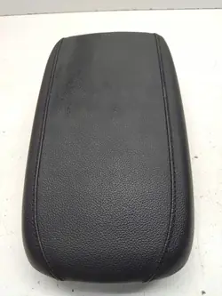 Kia Ceed 2021 Konsoli käsinoja OEM AAA40519