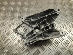 Moottorin kiinnike OEM 8B3 399 153 BB Audi Q5:lle