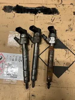 Mercedes W203 2.2 CDI Einspritzdüse OEM 0445110025