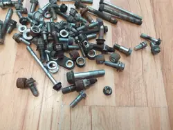 Ruuvit Toyota Avensis T25 OEM ŚRUBY - Käytetty