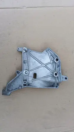 Ilmastointikompressorin kiinnike OEM 05281431AB Jeep Compass