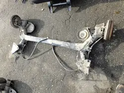 Poutre suspension arrière Ford OE pour Ka II MK2 2009