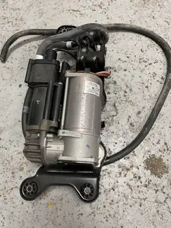 Compresseur de suspension BMW X5 (F15, F85) 26071611