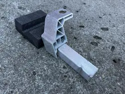 Support radiateur droit Mercedes Classe C 205 OEM A2056203701