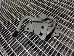 Cerradura capó Hyundai i40 OEM SKE57285 - Usado