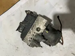 ABS-pumpun ohjain OEM 8d0614114 - Käytetty