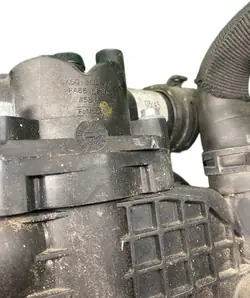 Termostatslang OEM CK5Q-8584-AB för Range Rover L322