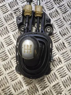 Versnellingspook Toyota Yaris 2007 OEM 335300D040