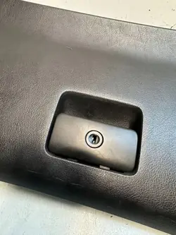 Peugeot 307 SW Matkustajan hansikaslokero OEM R73467436