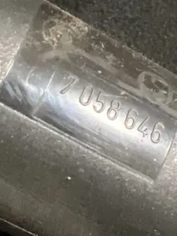 Actionneur de coffre gauche OEM 7058646 pour BMW Série 7