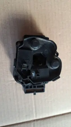 Vasemman peilin säätömoottori OEM 1452579 Volvo V50 S40