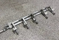 VW T5 2.5TDI Inspuitrail OEM 070133317C