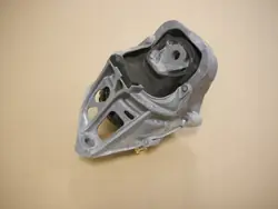 AUDI A4 A6 Q7 Moottorin kiinnike vasen 4M0199371ET