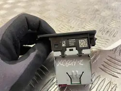 Prise USB Volvo XC60 2022 OEM 31682676