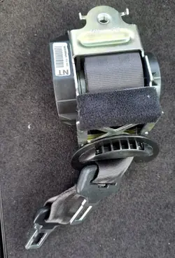 Cinturón de seguridad Renault OE 626131500C trasero medio