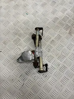 Boulon de sous-châssis avant Mitsubishi Pajero IV