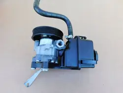 Pompe de direction assistée Mercedes-Benz Sprinter W906 OEM A0064667801