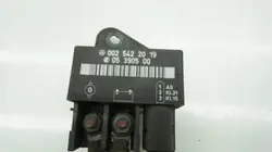 Module relais batterie Mercedes SLK R170 OEM 0025422019