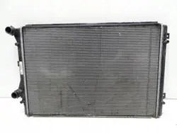Radiador de agua usado OEM 5K0121251J para Audi TT 8J