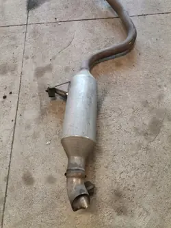 Toyota Avensis T27 Avgasrör OEM erftghyujkl