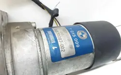 BMW OE 7015009 Achterklep sluitpomp - Gebruikt