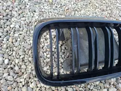 OEM 8063173 Rein de calandre gauche BMW M5 F90 G30