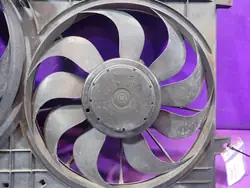 VW GOLF IV 97-06 1.4 75CV Ventilateur de Radiateur 1J0121207T