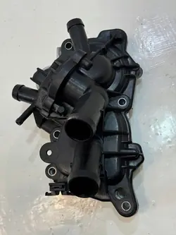 Vattenpump Termostat Komplett VW Passat B8 1.4 TSI 04E129042L