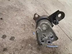 Soporte motor Ford Fiesta mk8 OEM nbgfdsa - Usado