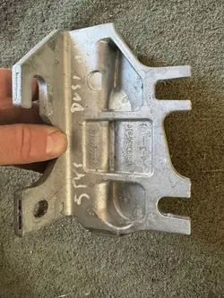 Soporte de Caja Renault OEM 256011 - Estado Usado