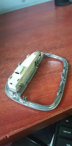 Soporte izquierdo Mercedes-Benz C W203 OEM 039114000