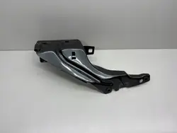 Support de garde-boue avant droit OEM 80A821136A