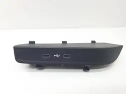 Enchufe Puerto USB-C OEM 657035736 para Skoda Kamiq Scala