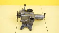 Volvo Öljypumppu OEM D5204T7 31330979 Käytetty