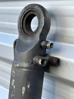 DAF XF 106 Cab Lift Cylinder OEM 1444742 - Used