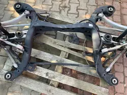 AUDI A6 C8 Bakaxelbalk & Svänghjulsfästen OEM