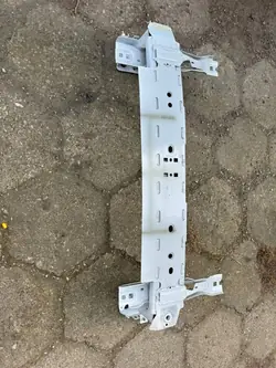 Poutre de pare-chocs avant Ford OE pour Courier MK2